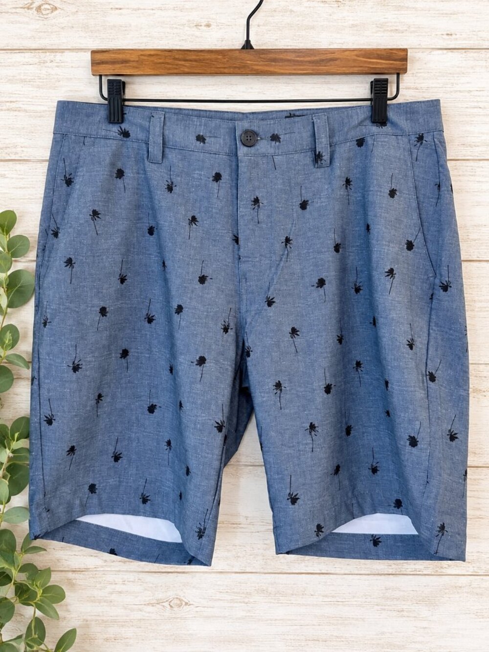 TravisMathew Men’s Palm Tree Performance Golf Shorts Blue Size 36 NWT
